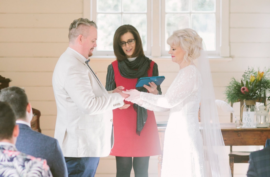 179868-intimate-elopement-at-the-little-church-at-springhill-by-neiyo-sun